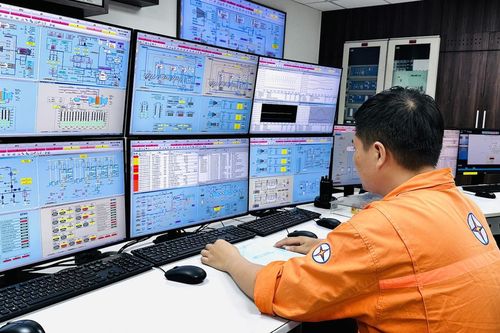 Nhu cầu điện lập kỷ lục, các nhà máy căng mình đảm bảo cung ứng