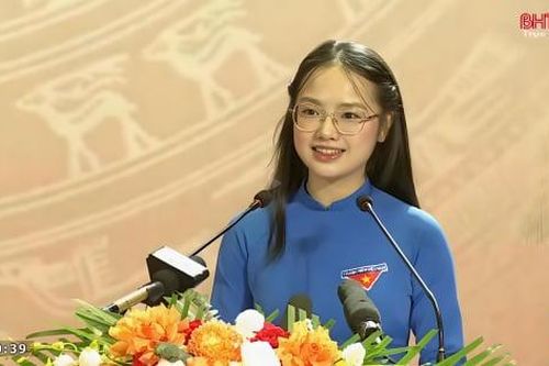 Profile 'đỉnh' của nữ đoàn viên Hà Tĩnh đang nổi nhất MXH