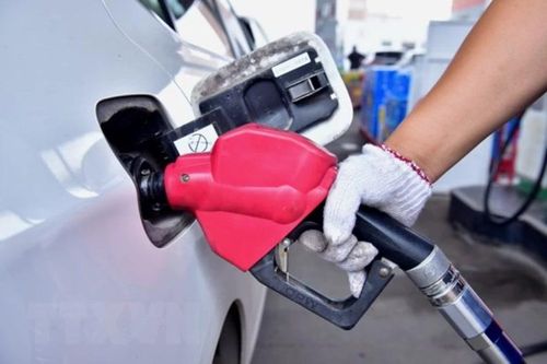 Trung Quốc giảm giá xăng và dầu diesel sau biến động của thị trường quốc tế