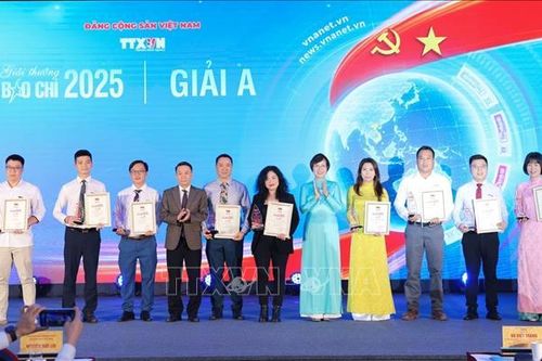 Chùm ảnh Lễ trao Giải Báo chí Thông tấn xã Việt Nam năm 2025