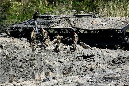 Hezbollah và Israel tiếp tục giao tranh dù lệnh ngừng bắn còn hiệu lực
