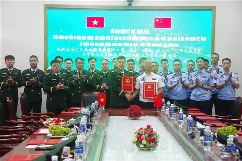 Hội đàm và trao danh hiệu Sứ giả hữu nghị Việt Nam – Trung Quốc