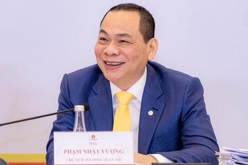 Tỷ phú Phạm Nhật Vượng: 'Không có gì phi thường mà làm một cách bình thường được'