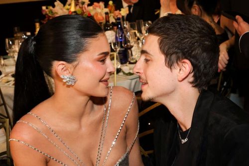 Bạn gái của Timotheé Chalamet đang đối mặt với rắc rối pháp lý
