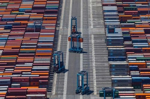 Tăng trưởng xuất khẩu của Nhật Bản tăng tốc khi Trung Quốc trở lại sau kỳ nghỉ