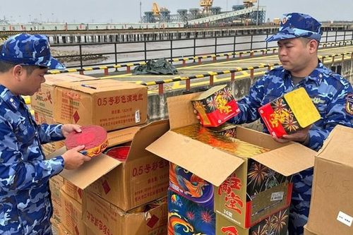 Hải Phòng: Xác minh chủ nhân của hơn 500kg pháo nổ bị bỏ lại trên biển