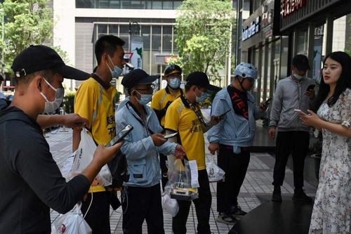 Đơn hàng 'bẩn', Shop hàng 'ma': Mặt tối của thị trường trăm người mua vạn người bán