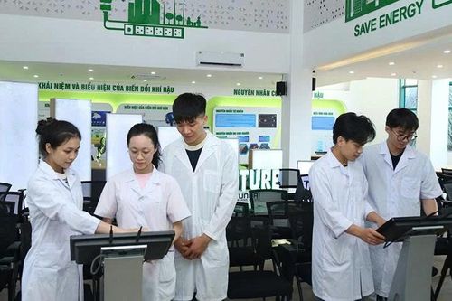 Khơi dậy tinh thần chủ động, trách nhiệm vì tương lai xanh