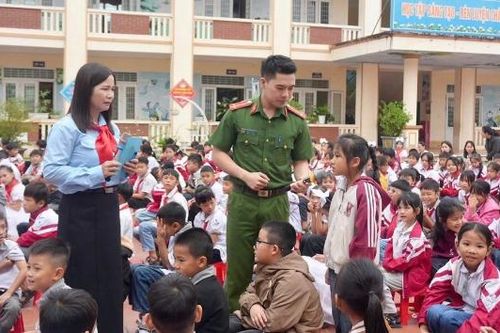 Trẻ hóa tội phạm, hậu họa khôn lường: Bài 3: Đừng để các em trượt dài