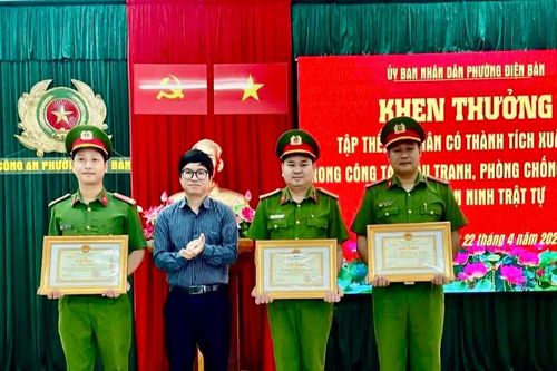 Phường Điện Bàn khen thưởng tập thể, cá nhân có thành tích trong phòng, chống tội phạm
