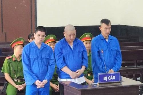 Lừa chở thuê sầu riêng rồi mang bán, ba bị cáo lĩnh án tù