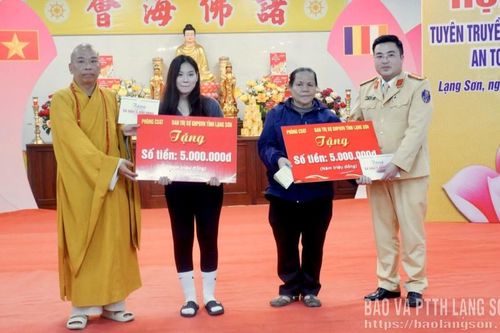 Cầu nối đưa pháp luật vào đời sống