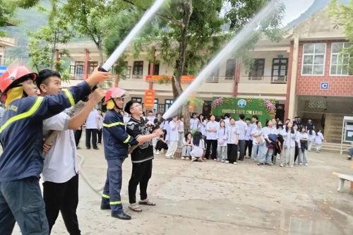 Trang bị kỹ năng an toàn cho học sinh
