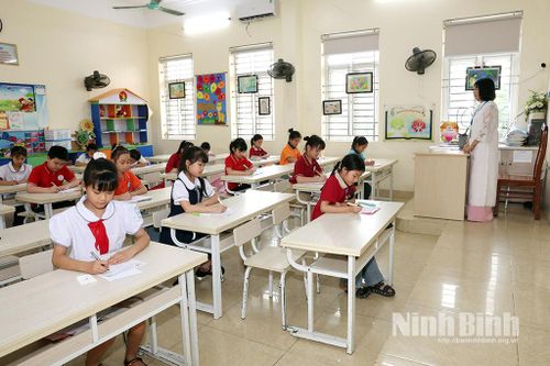 Khai mạc Ngày hội STEM, sáng tạo nghệ thuật; Cuộc thi Viết đúng - Viết đẹp dành cho học sinh Tiểu học năm học 2025-2026