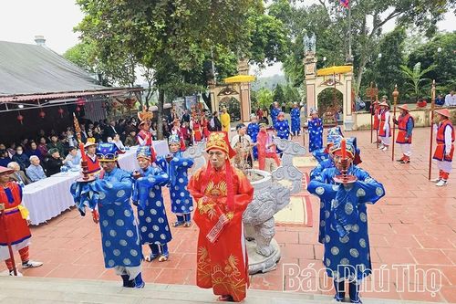Thờ cúng Hùng Vương và các vị tướng lĩnh thời Hùng Vương gắn với các di tích vùng Đất Tổ