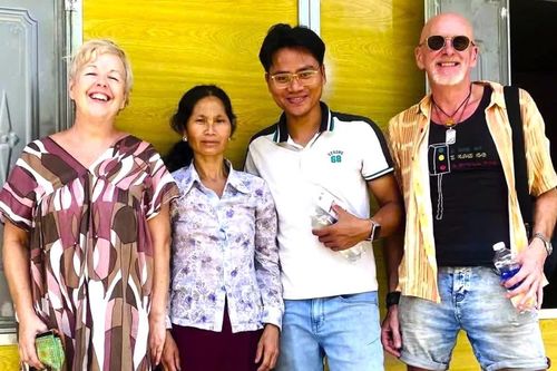 Người mở lối du lịch ở Ván Ri