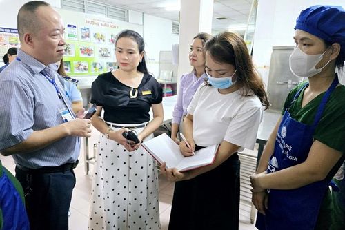 Siết chặt an toàn thực phẩm bếp ăn bán trú, bảo vệ sức khỏe cộng đồng