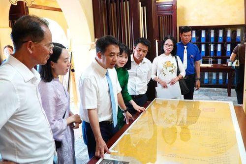 'Đọc' di sản Cửu Đỉnh bằng trải nghiệm số