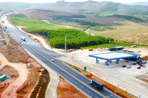 Cục Đường bộ yêu cầu tăng ca, tăng kíp, hoàn thành trạm dừng nghỉ trước 30/4