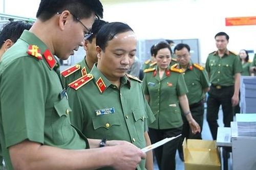Bài 2: Chủ trương của Bộ Chính trị và Đảng ủy Công an Trung ương: Đặt nền móng cho sự đột phá phát triển Khoa học công nghệ và Công nghiệp an ninh