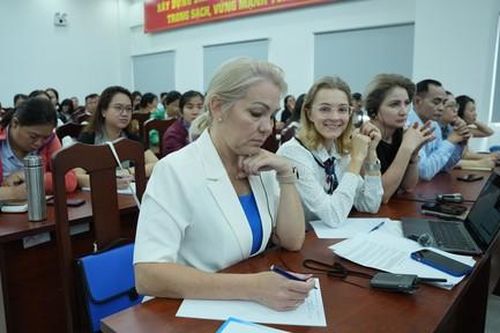 Công an TPHCM tuyên truyền các quy định mới của pháp luật liên quan đến người nước ngoài
