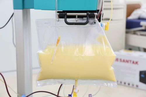 Mỡ máu cao gấp 20 lần, huyết tương đục như nước vo gạo