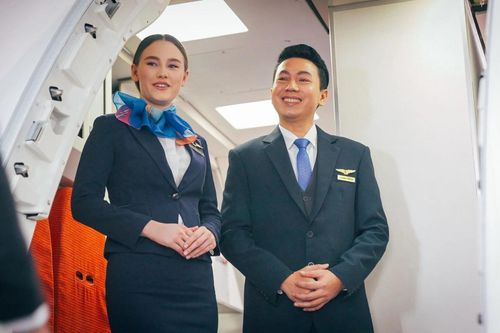 Tiếp viên hàng không tiết lộ sự thật đằng sau lời chào khi khách lên máy bay
