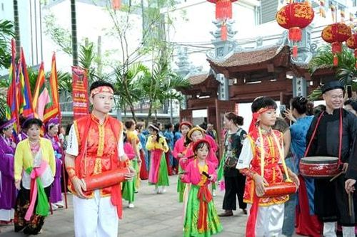 Cách người trẻ phường Láng giữ lửa cho 'Đệ nhất tùng lâm'