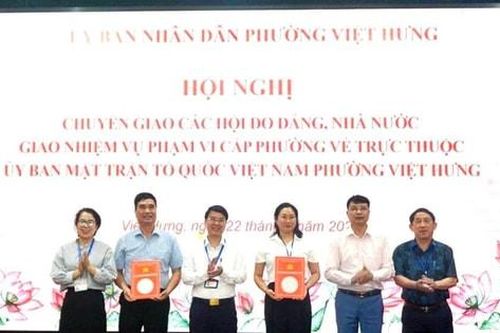 Việt Hưng chuyển giao Hội Người cao tuổi, Hội Chữ thập đỏ về MTTQ Việt Nam phường