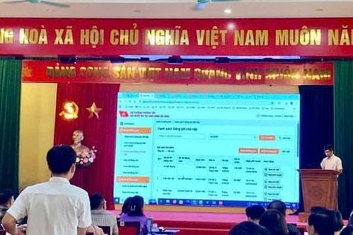 Đảng ủy xã Hòa Lạc: Tập huấn nghiệp vụ công tác văn phòng và ứng dụng công nghệ thông tin trong các cơ quan Đảng