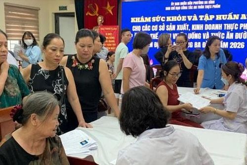 Phường Ba Đình: Hơn 1.000 nhân viên cơ sở sản xuất, kinh doanh thực phẩm được khám sức khỏe