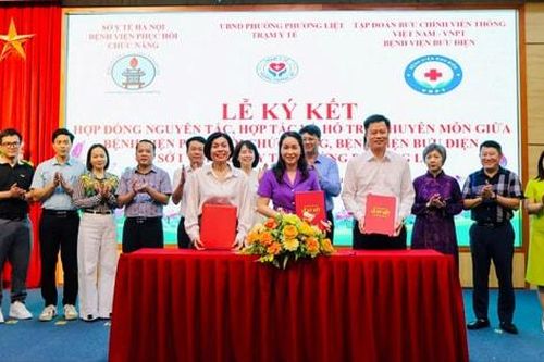 Phường Phương Liệt ký kết hợp tác về y tế, nâng cao chất lượng chăm sóc sức khỏe nhân dân