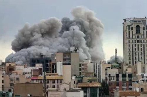 Mỹ kêu gọi công dân rời Iran ngay khi Tehran mở lại không phận