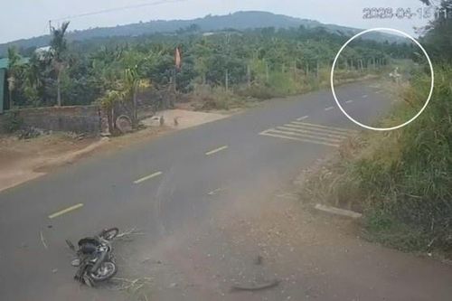 Khoảnh khắc nam sinh Đắk Lắk gặp tai nạn
