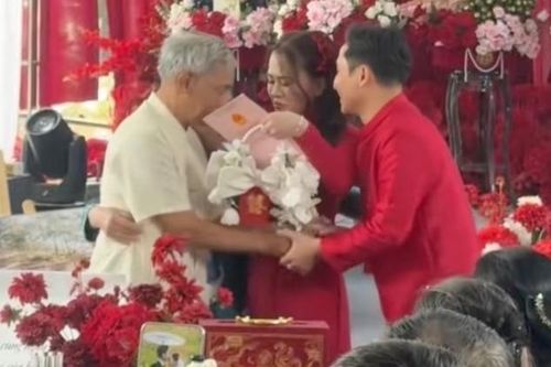Cô dâu mồ côi được ông bà nội trao vàng, sổ đỏ gây xúc động