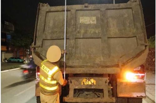 CSGT Hà Nội xử lý dứt điểm xe quá khổ, quá tải