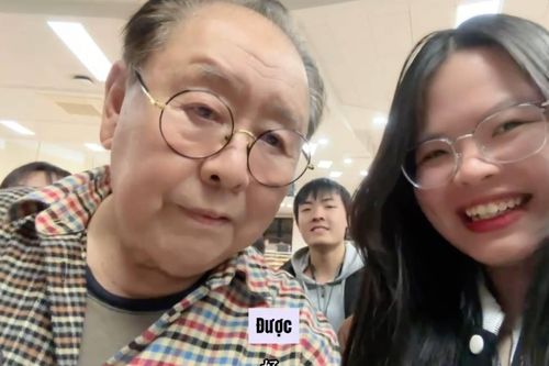 Màn tương tác gây sốt của cô gái Việt và 'Trư Bát Giới'