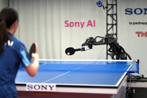 Robot AI chơi bóng bàn thắng tuyển thủ chuyên nghiệp, gây chú ý toàn cầu