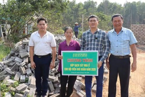 'Viên gạch nghĩa tình' dựng mái ấm, bồi đắp lòng dân ở Nghệ An