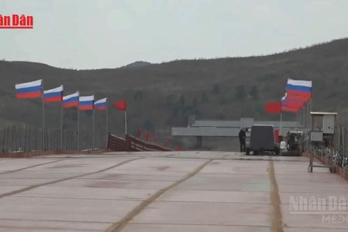 [Video] Nga – Triều Tiên tăng tốc hoàn thiện cầu nối qua sông Tumen