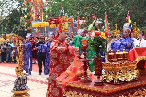[Ảnh] Trang trọng lễ dâng hương Đức Quốc Tổ Lạc Long Quân