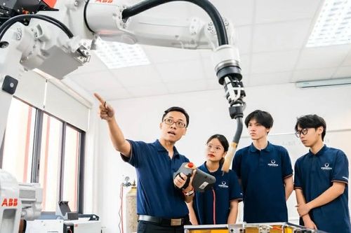 Việt Nam lần đầu có đại học đạt giải lãnh đạo và quản lý xuất sắc tại THE Awards Asia 2026