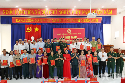 Khánh Hòa: Trao tặng Kỷ niệm chương Cựu chiến binh Việt Nam và kết nạp hội viên mới