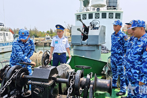 Vùng Cảnh sát biển 2 đánh giá trình độ, kỹ năng nghề của nhân viên chuyên môn kỹ thuật