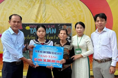Chung tay hỗ trợ học sinh Khánh Thy hơn 67 triệu đồng