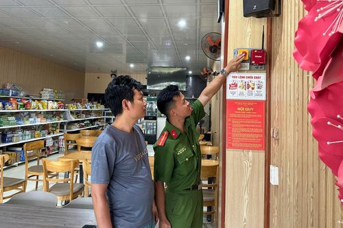 Công an xã Avương hoàn thành lắp đặt thiết bị truyền tin báo cháy