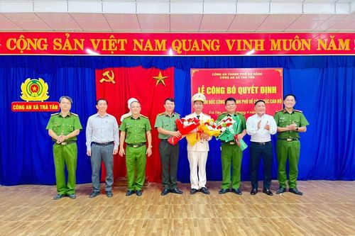 Công an xã Trà Tân tổ chức Lễ Công bố quyết định của Giám đốc Công an thành phố về công tác cán bộ
