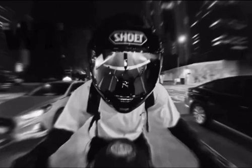 Jungkook của BTS tung ra thử thách xe máy 'Hooligan'