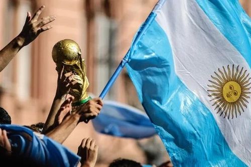 Giá vé cao nhất cho trận chung kết World Cup lên tới gần 290 triệu đồng nhưng fan 'ức chế' vì điều khác
