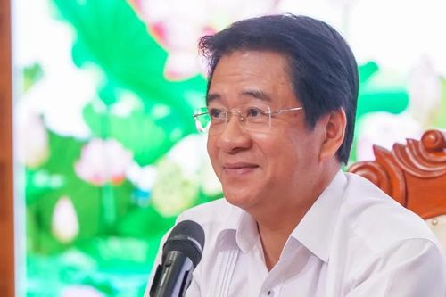 Chấn chỉnh việc sở, ngành cử đại diện 'đọc báo cáo' khi tham gia họp báo